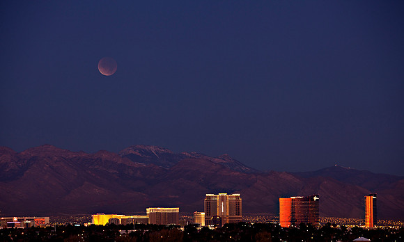 Lunar Eclipse Over The Strip-8