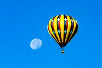 Ballooning by the Moon